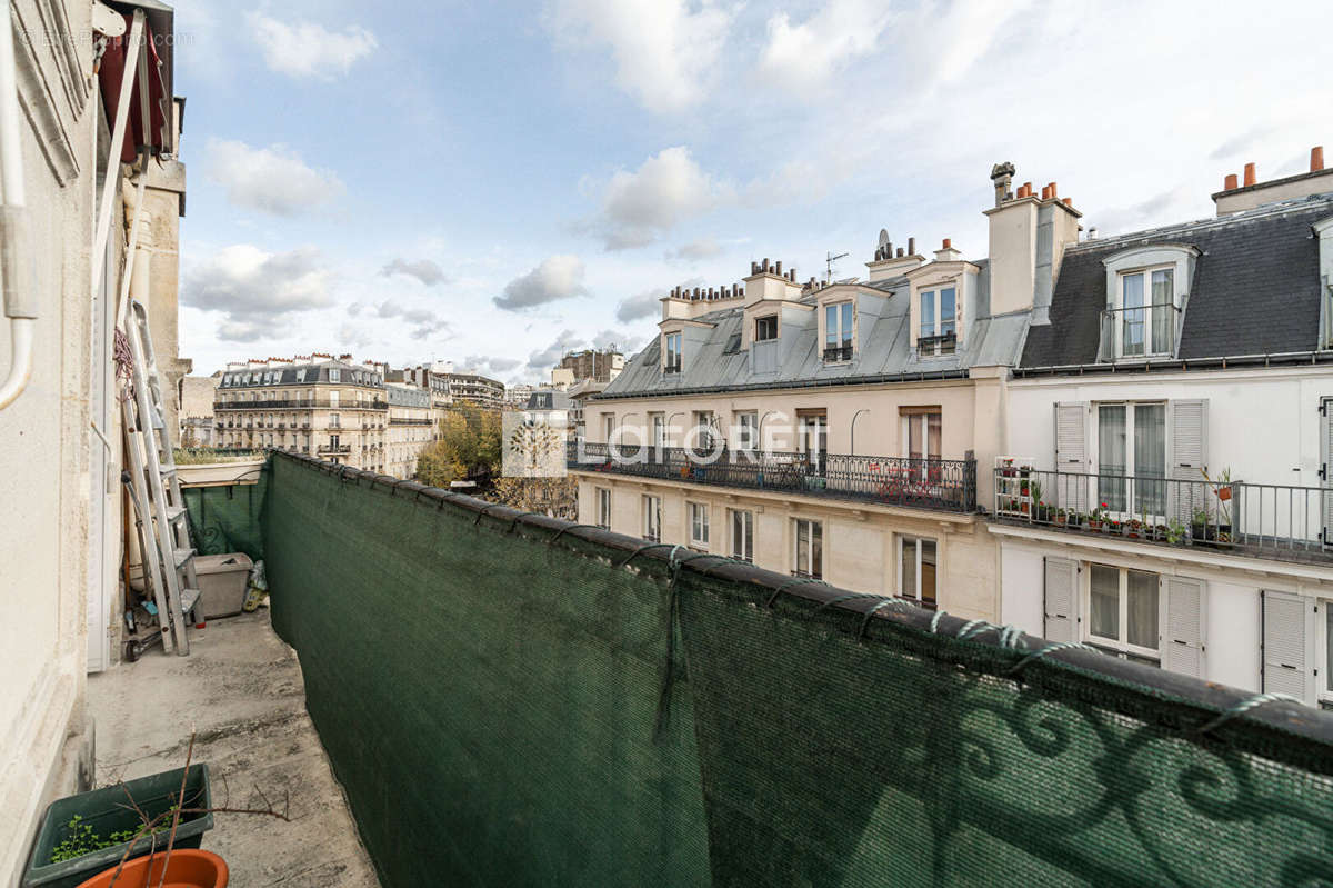 Appartement à PARIS-17E