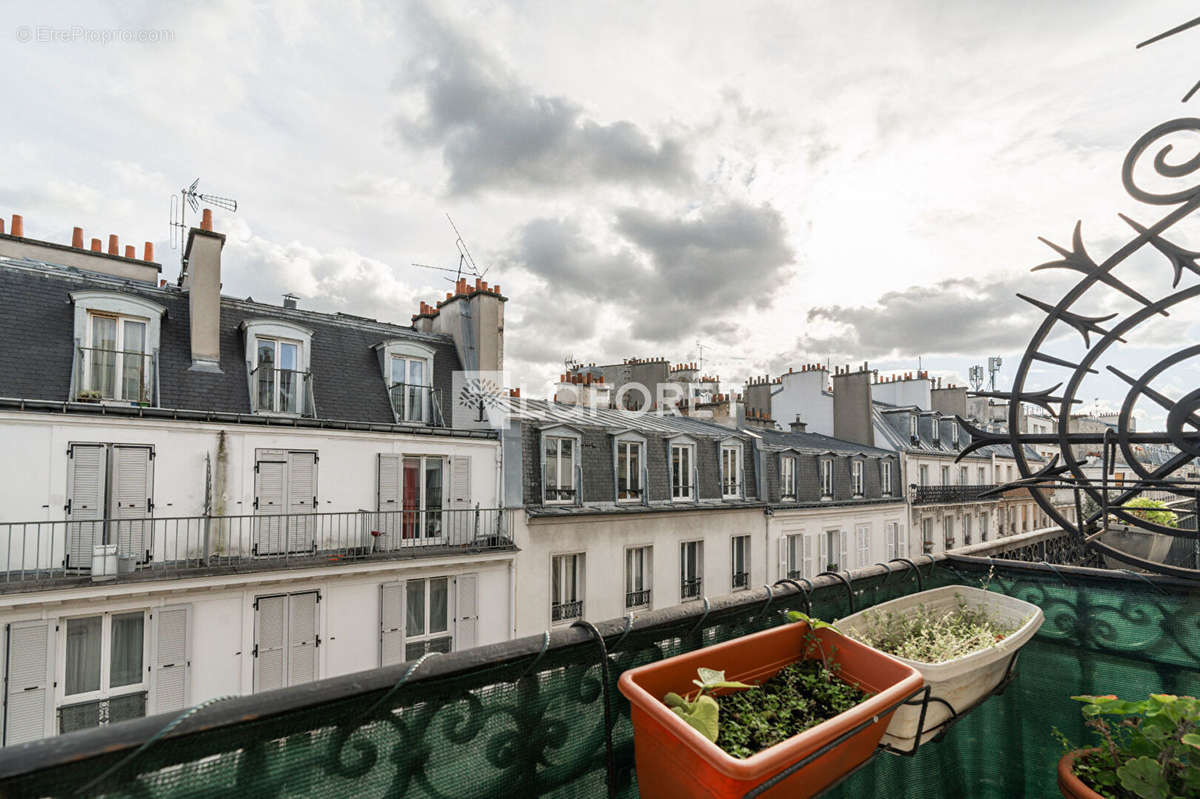 Appartement à PARIS-17E