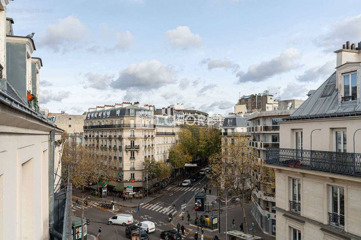 Appartement à PARIS-17E