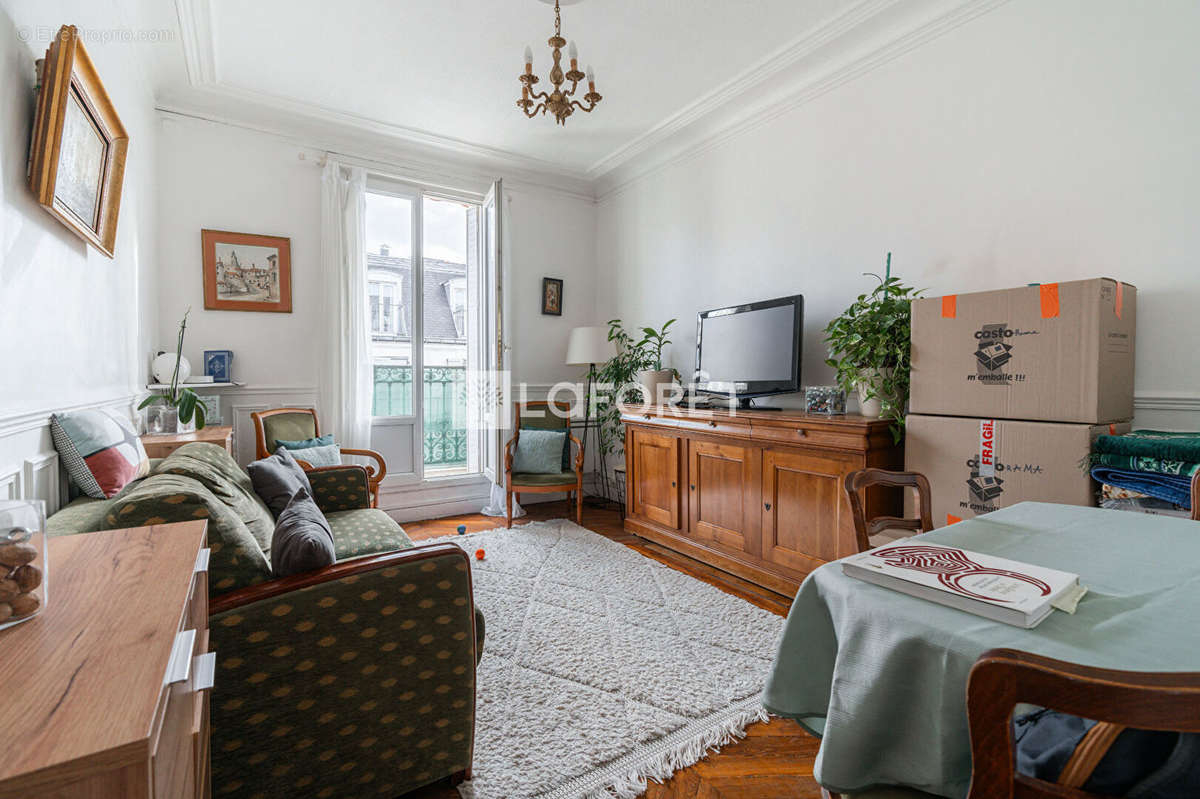 Appartement à PARIS-17E