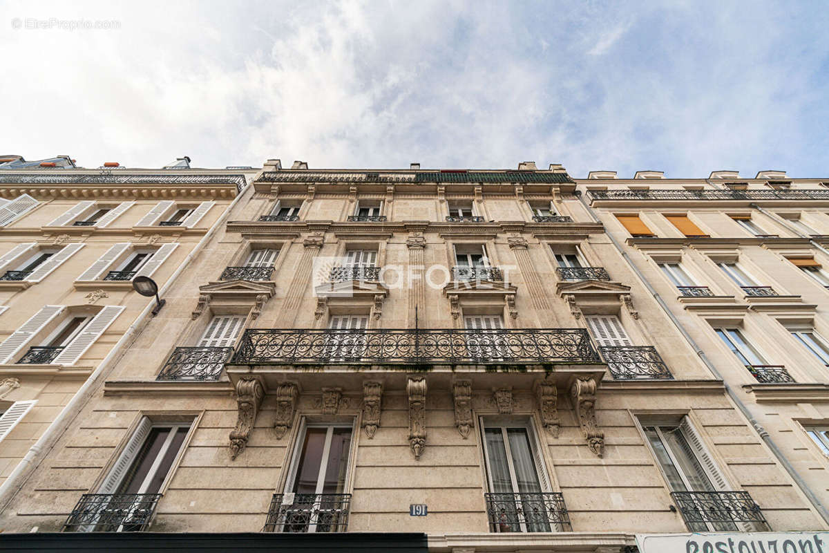 Appartement à PARIS-17E