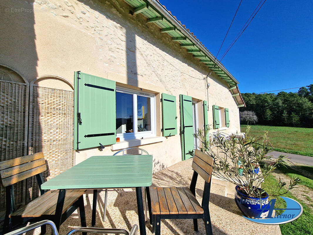 Maison à ANTONNE-ET-TRIGONANT