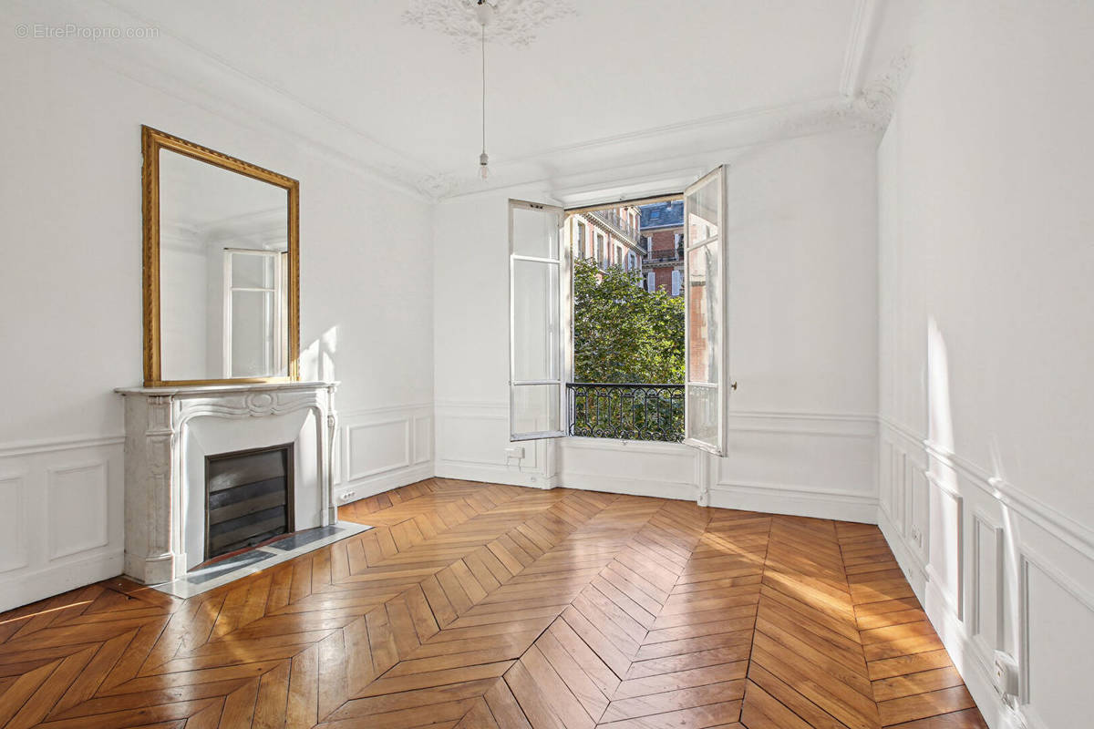 Appartement à PARIS-7E