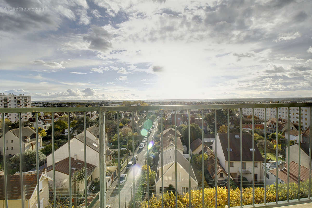 Appartement à SARTROUVILLE