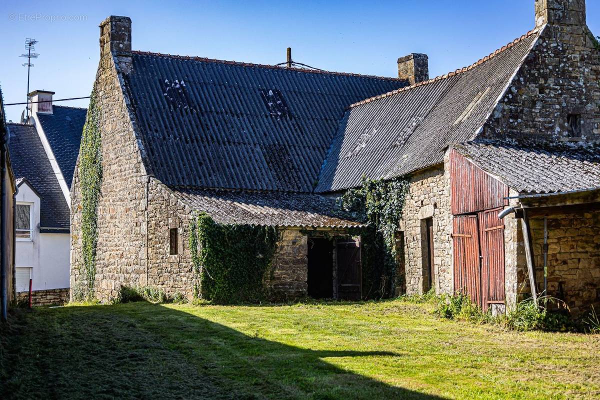 Maison à PLOEMEL