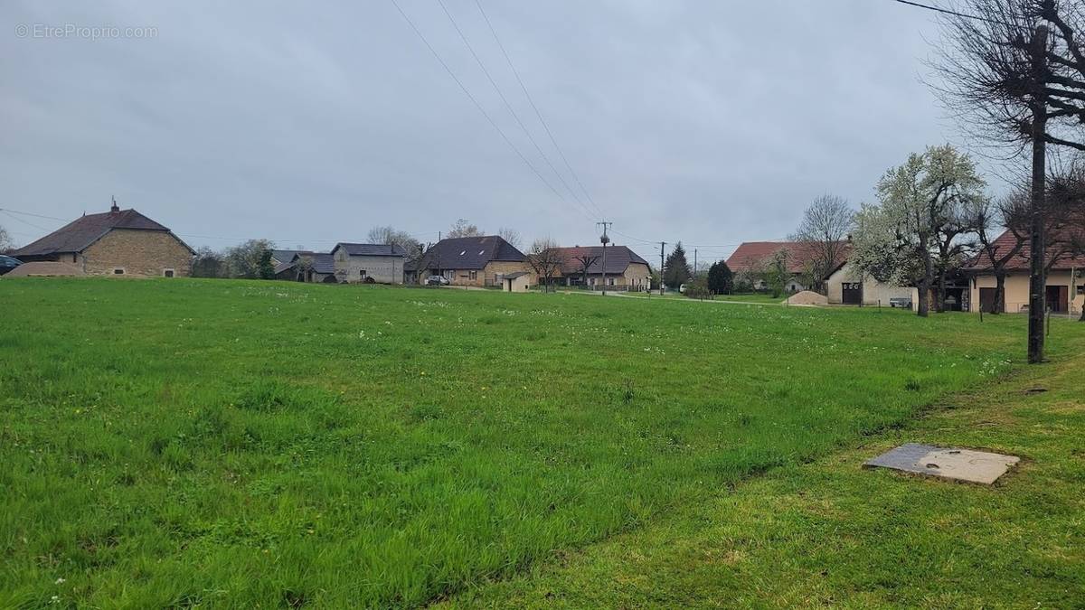 Terrain à RUMILLY-LES-VAUDES