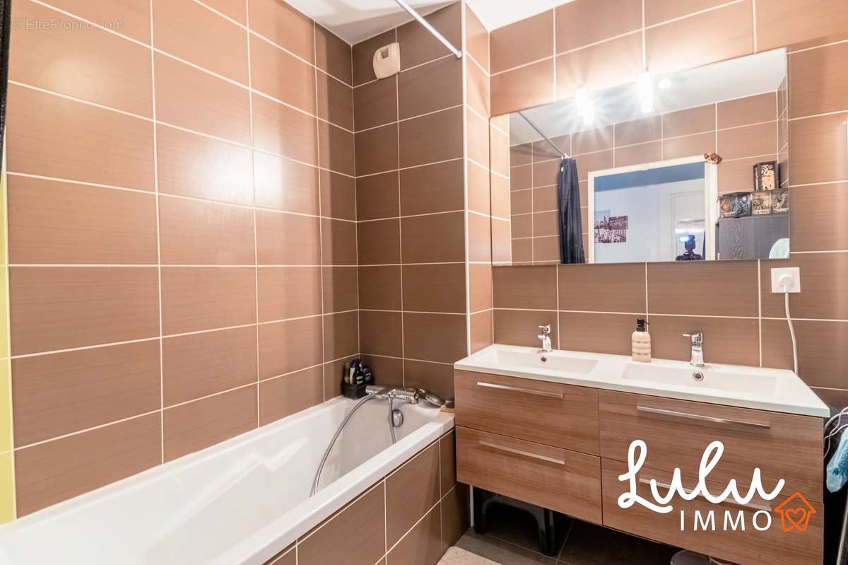 Appartement à LYON-9E