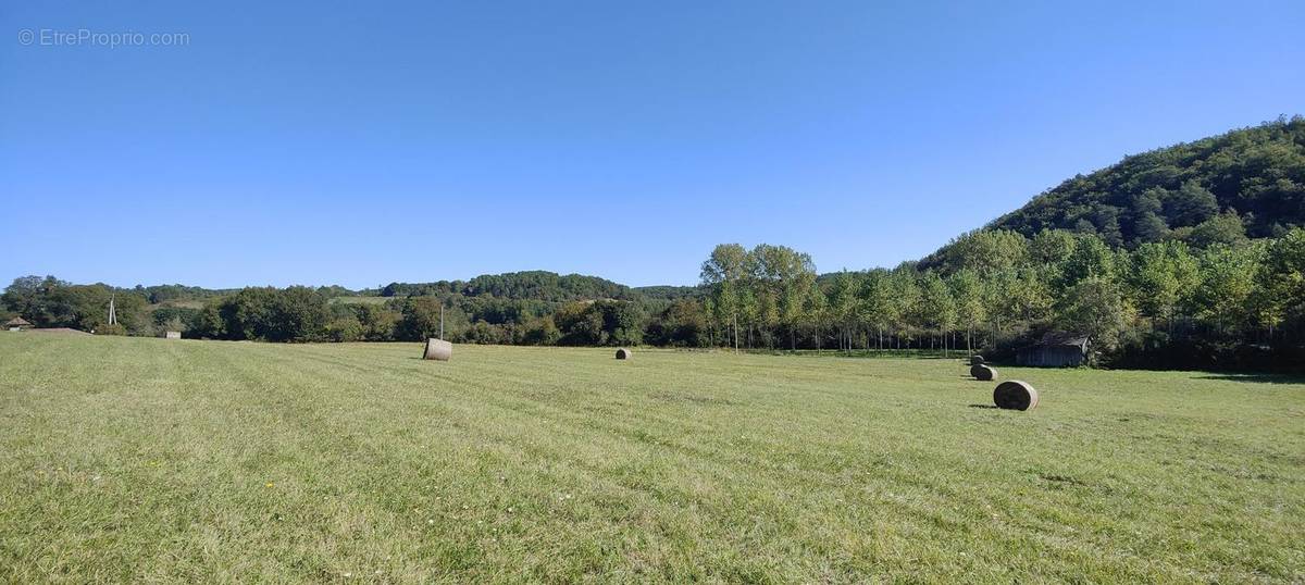 Terrain à ISSAC