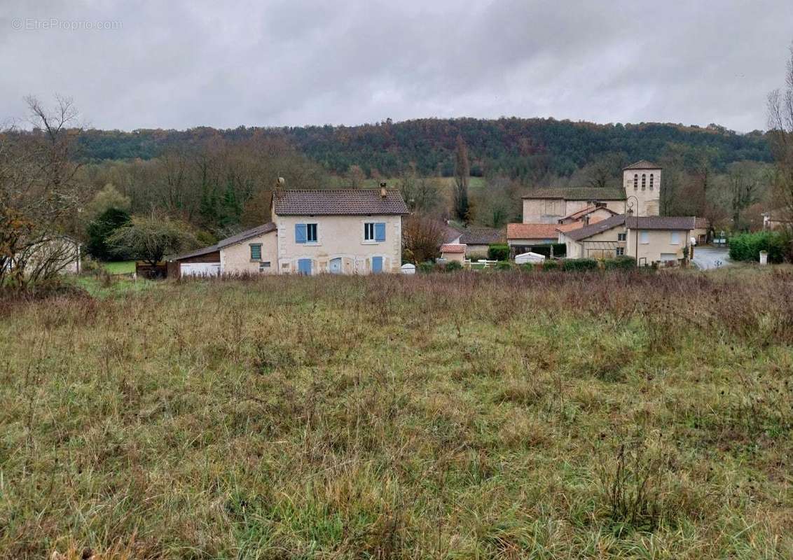 Terrain à CHATEAU-L&#039;EVEQUE