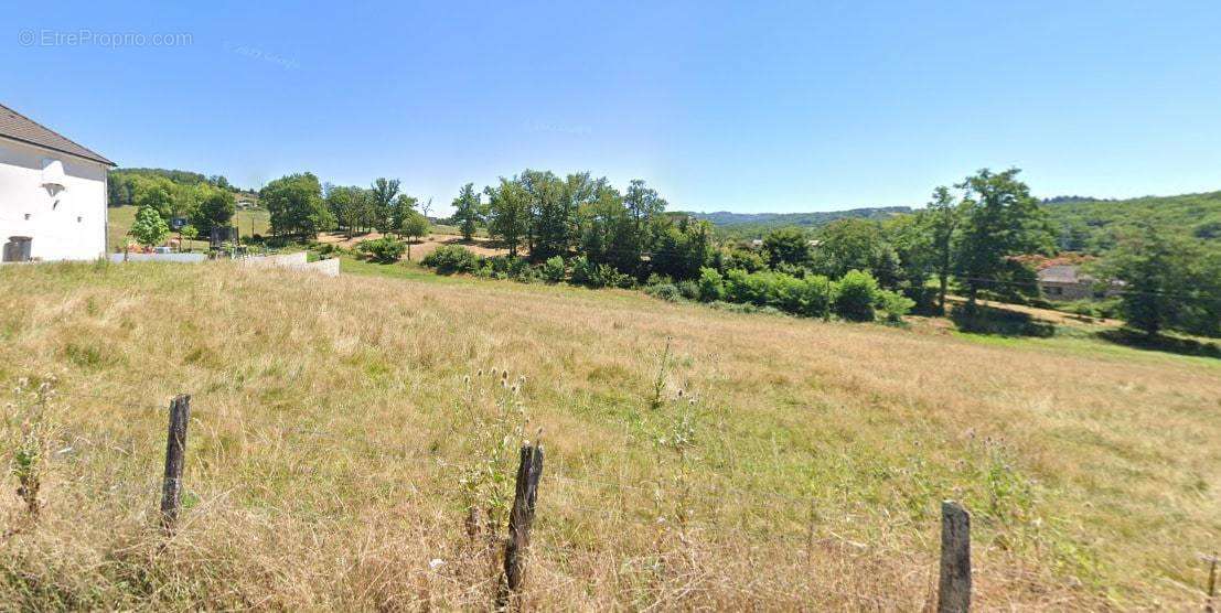 Terrain à MALEMORT-SUR-CORREZE