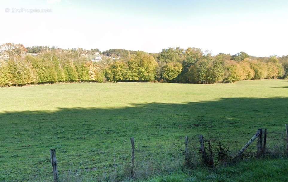 Terrain à MALEMORT-SUR-CORREZE