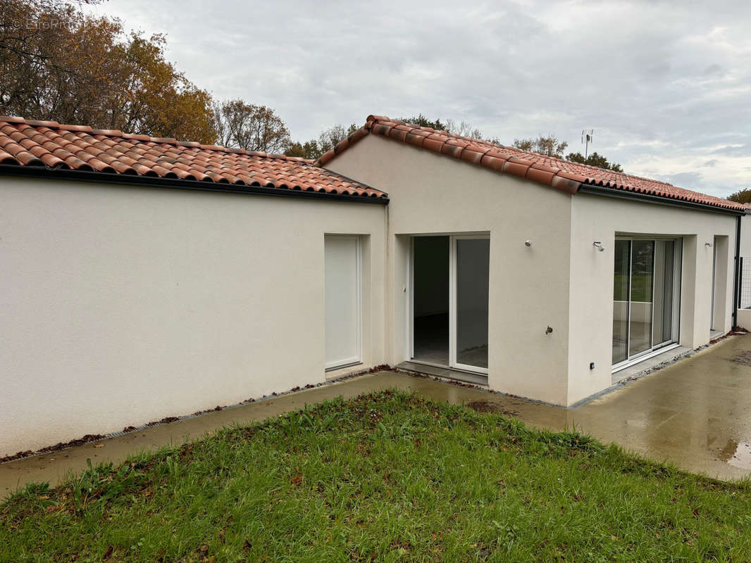 Maison à MARTINET