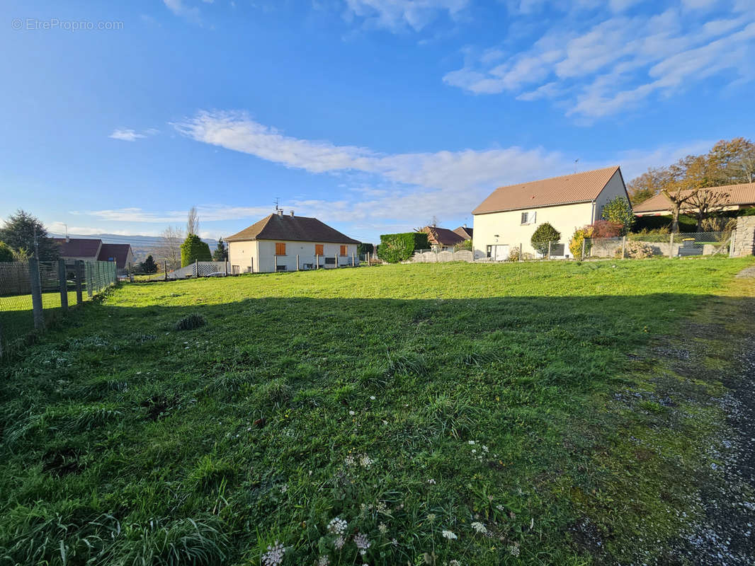 Terrain à MARSAC