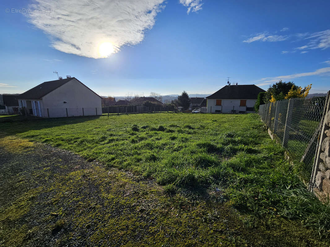 Terrain à MARSAC