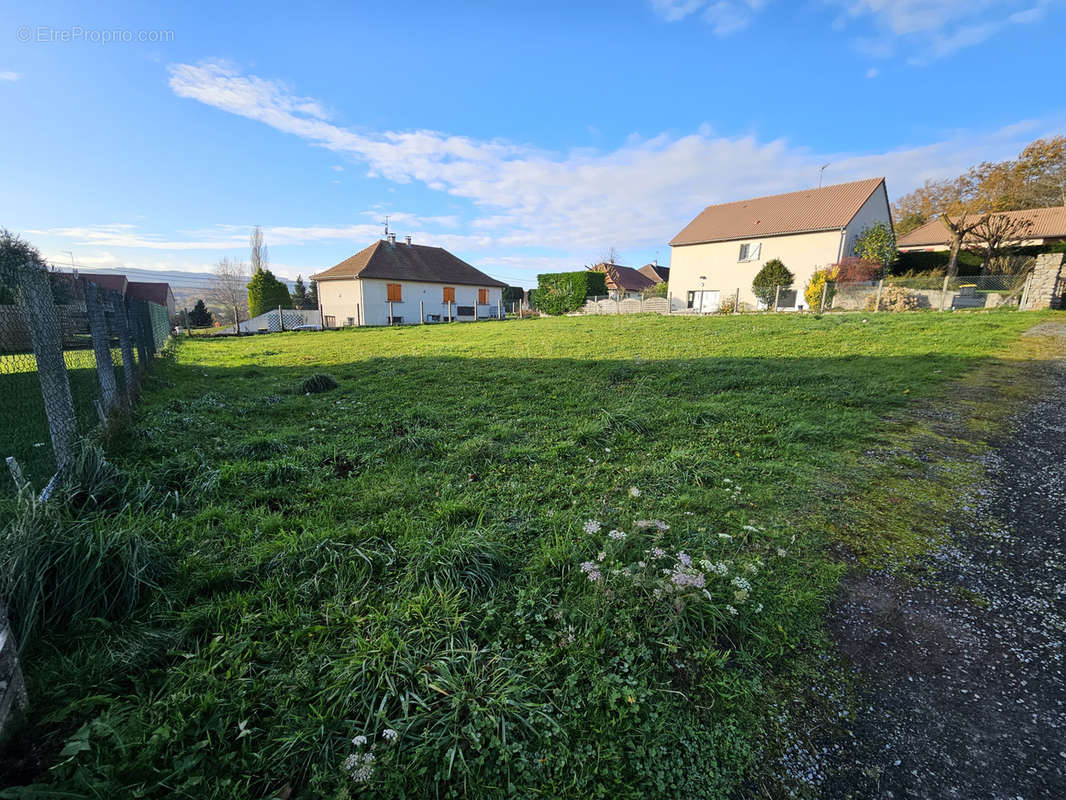 Terrain à MARSAC