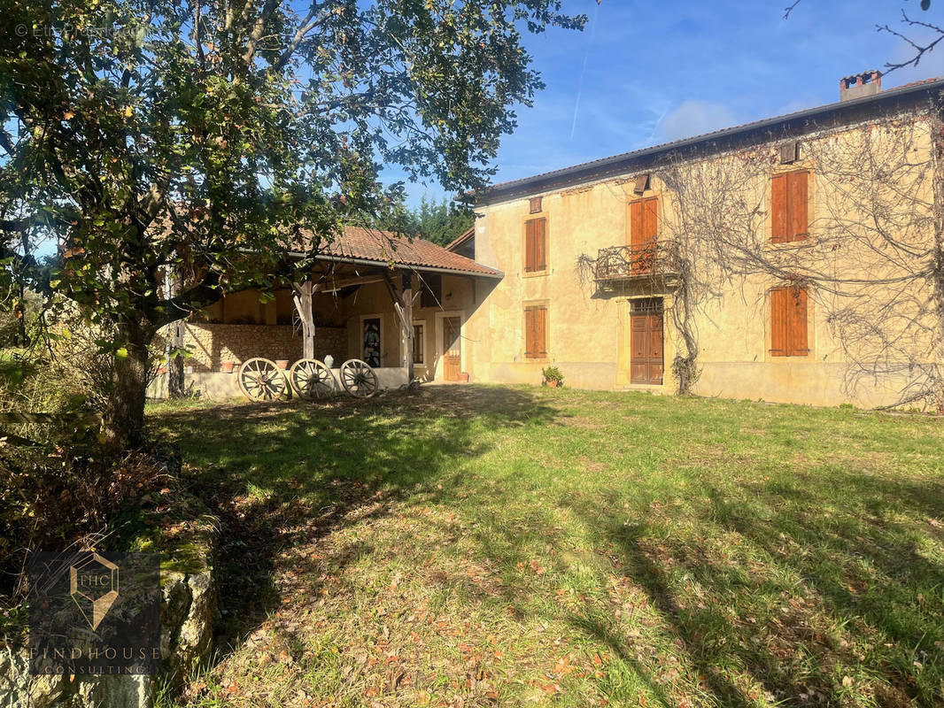 Maison à AURIGNAC