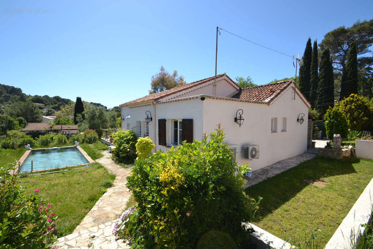 Maison à VALLAURIS