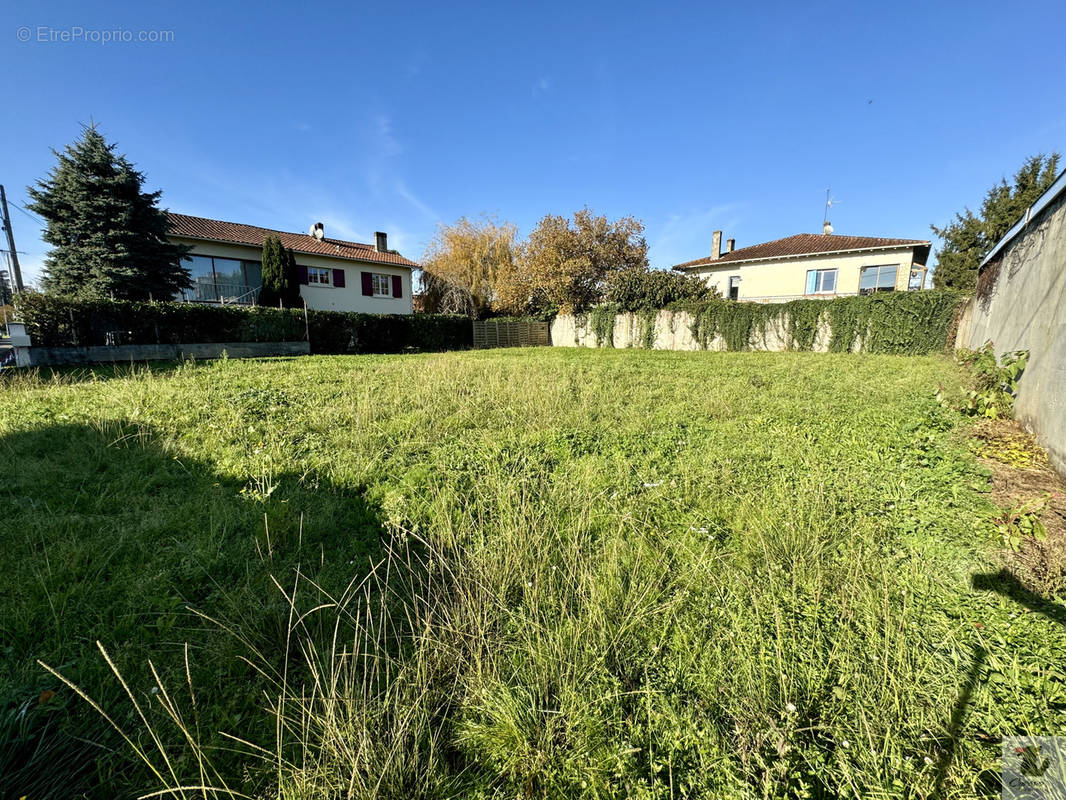 Terrain à BERGERAC