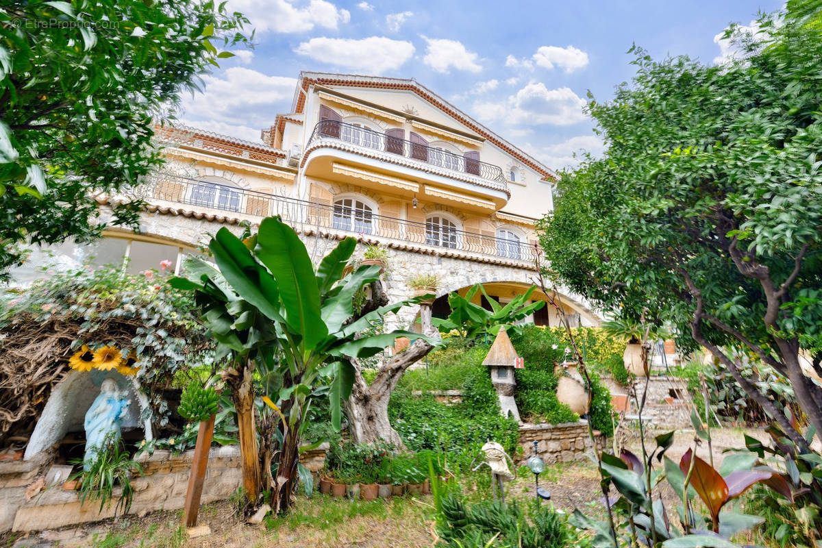 Maison à ROQUEBRUNE-CAP-MARTIN