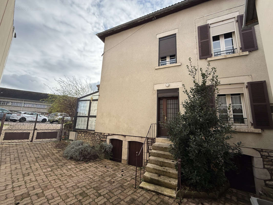 Maison à MONTBARD