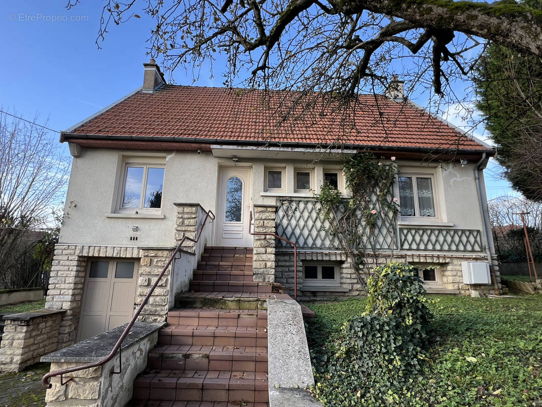 Maison à MONTBARD