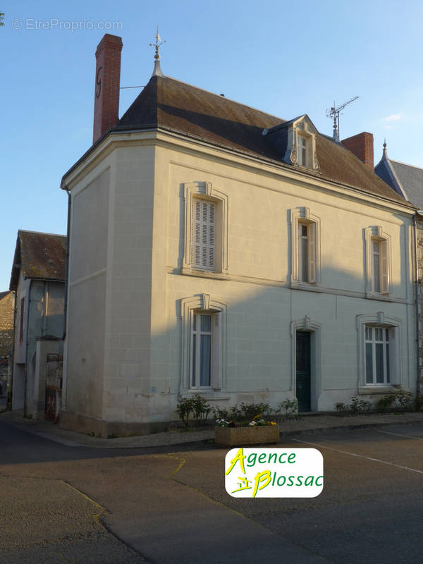 Maison à VOUNEUIL-SUR-VIENNE