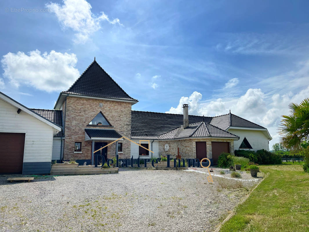 Maison à AIX-EN-ERGNY