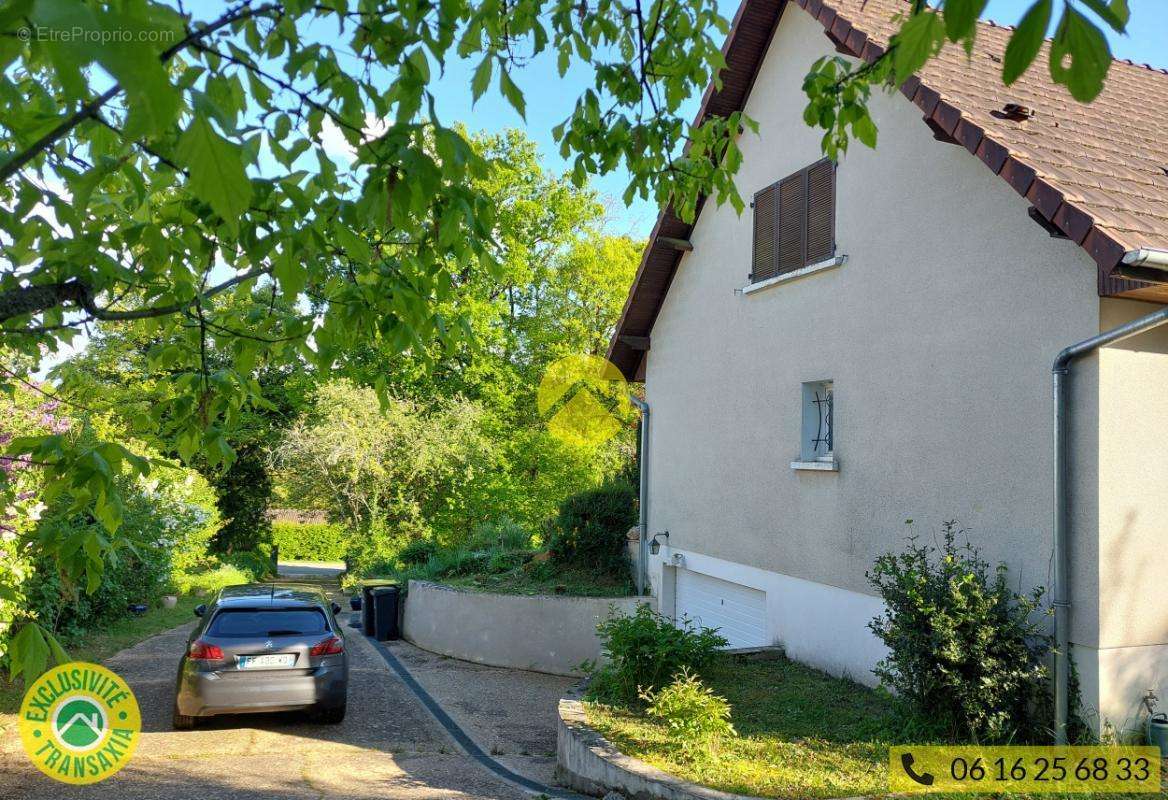 Maison à SAINT-GEORGES-SUR-MOULON