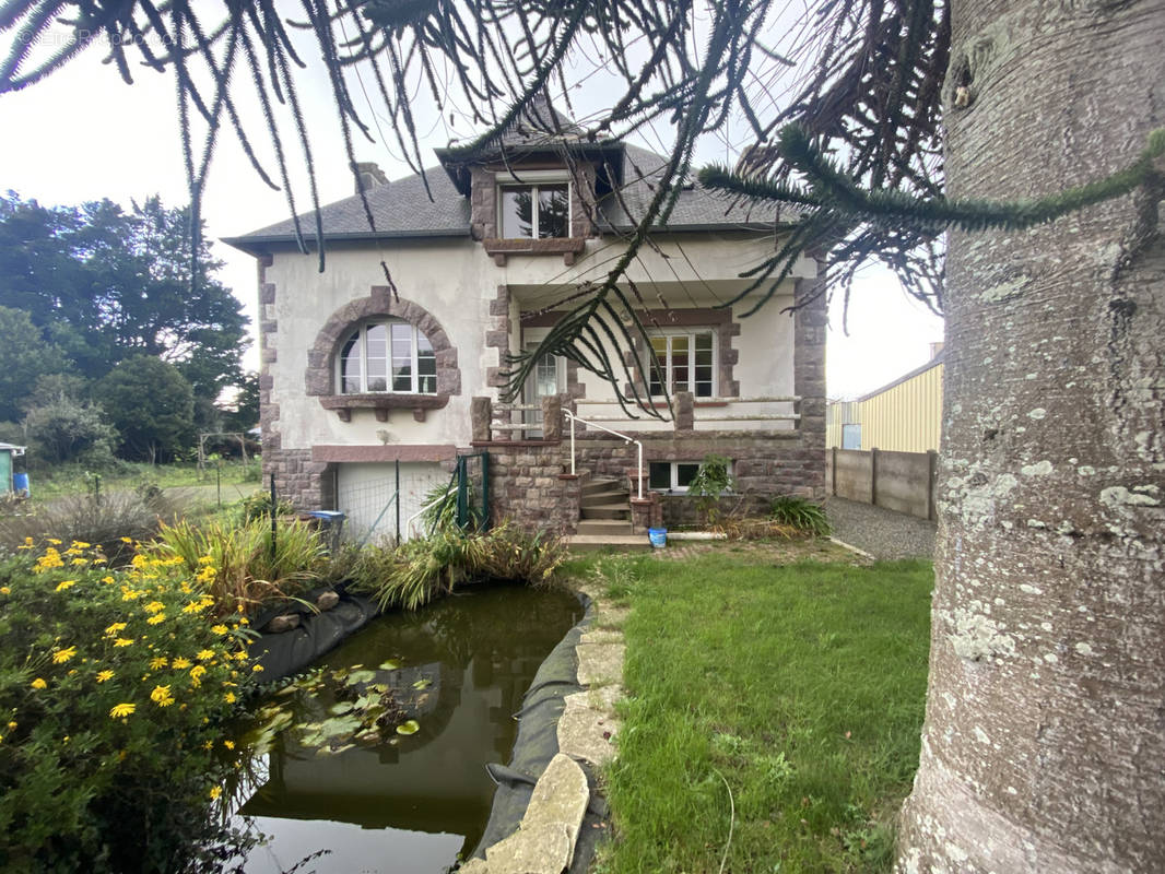 Maison à PLOUEZEC