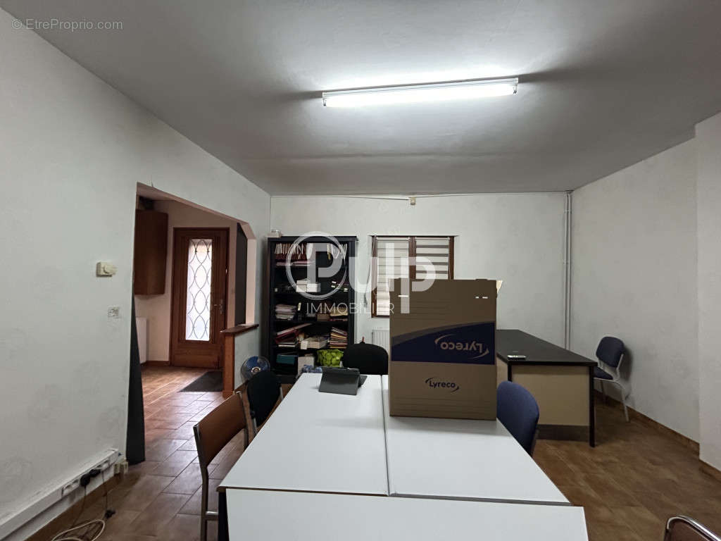 Appartement à PERNES