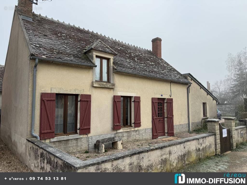 Maison à AINAY-LE-CHATEAU