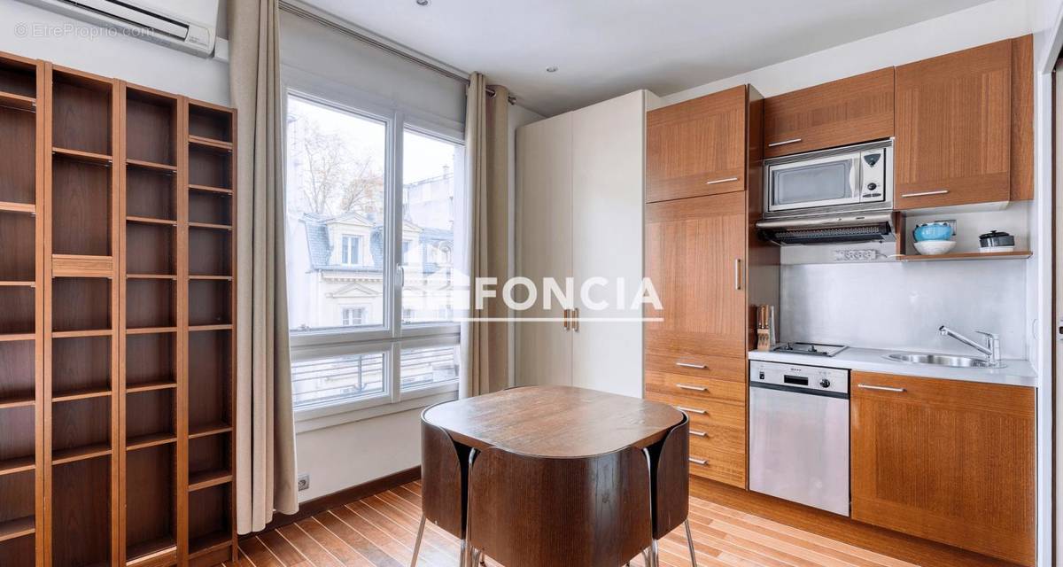 Appartement à NEUILLY-SUR-SEINE