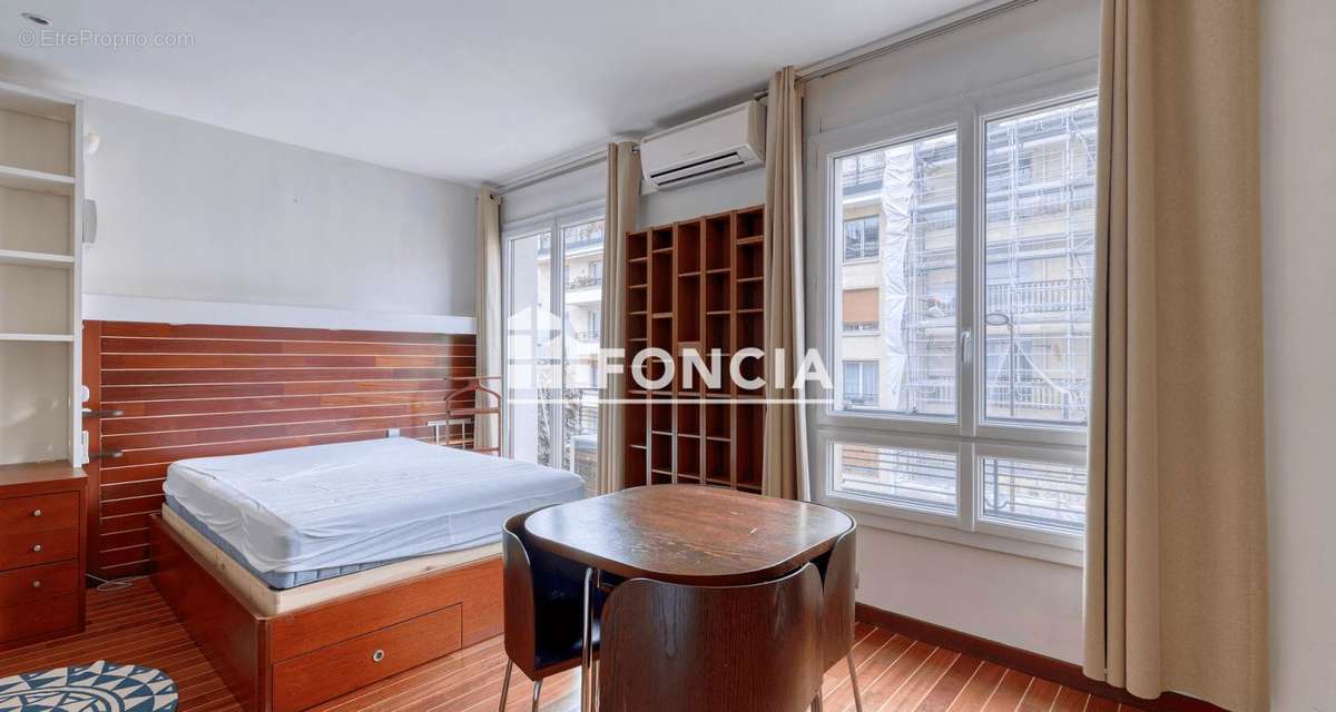 Appartement à NEUILLY-SUR-SEINE