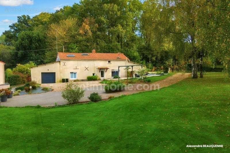 Maison à LE BOUPERE