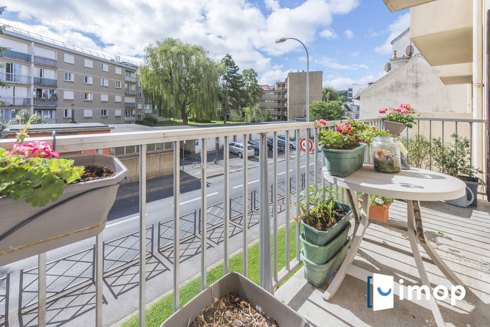 Appartement à CHAVILLE