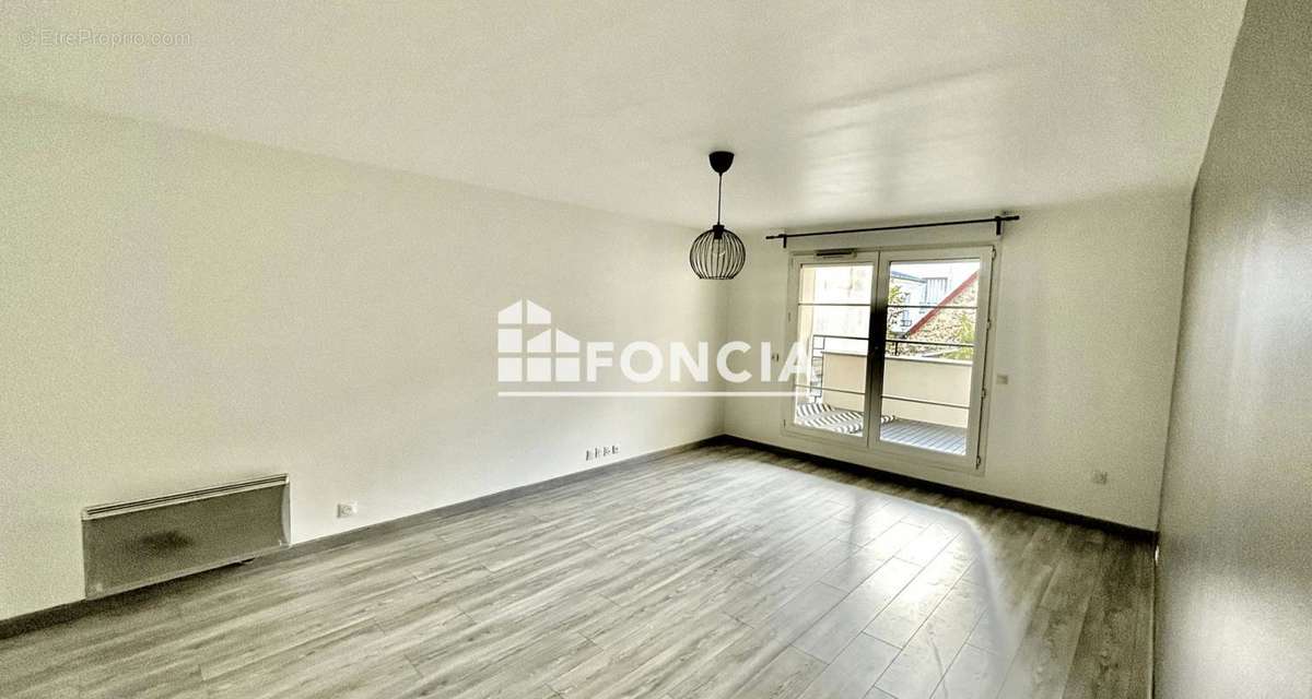 Appartement à LA GARENNE-COLOMBES