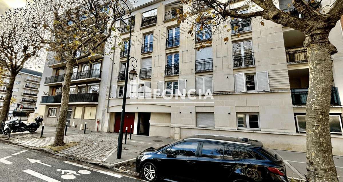 Appartement à LA GARENNE-COLOMBES