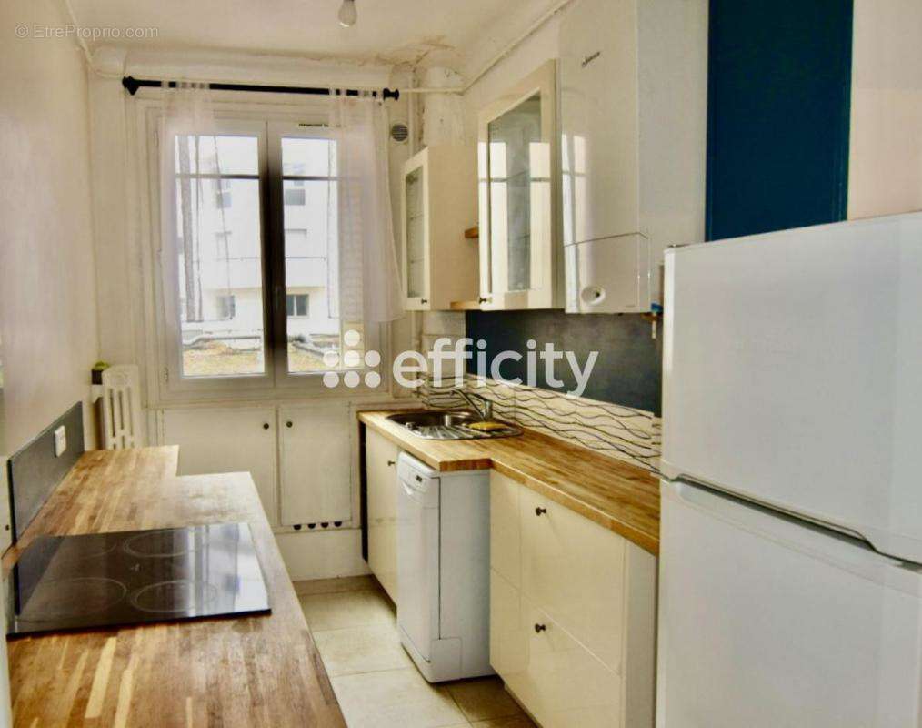 Appartement à COURBEVOIE