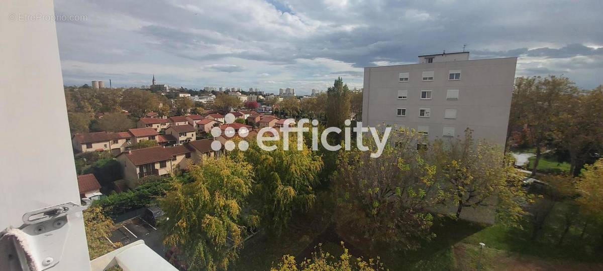 Appartement à RILLIEUX-LA-PAPE