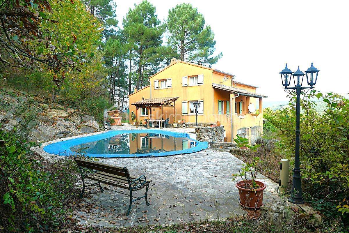 Maison à LES SALLES-DU-GARDON