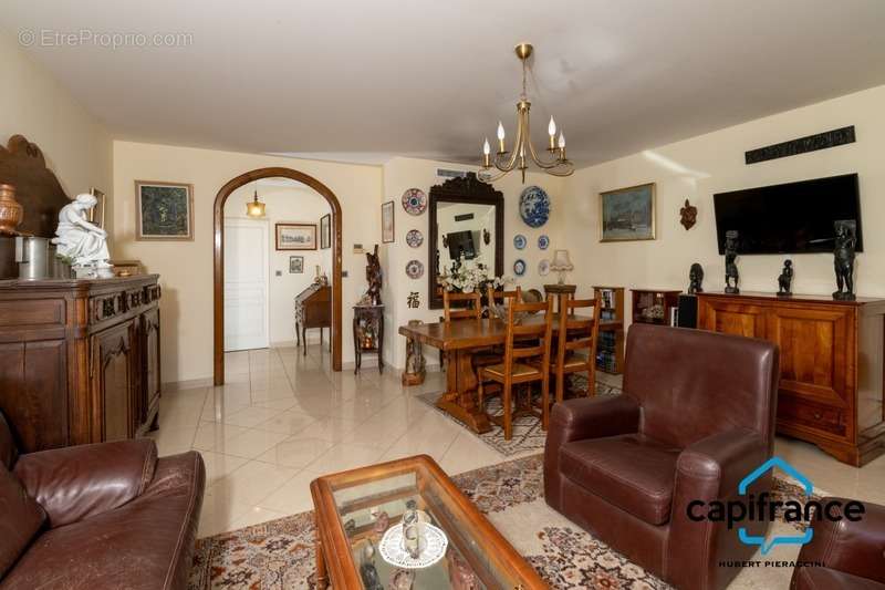 Appartement à HYERES