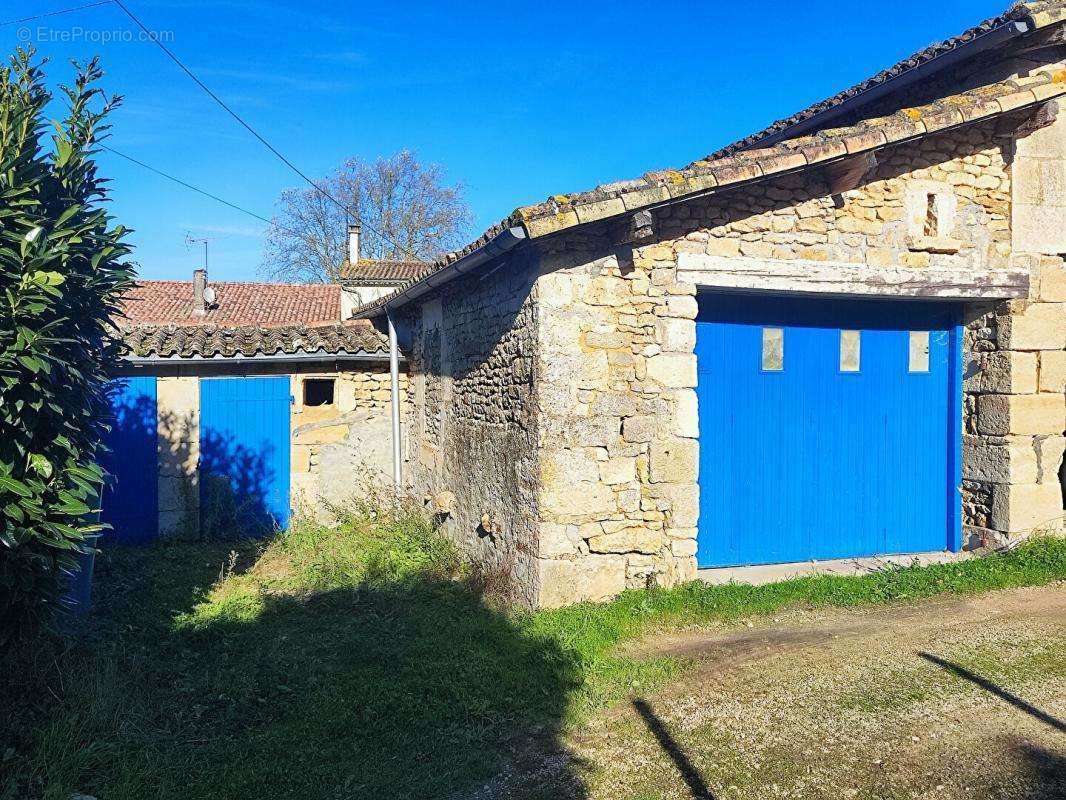 Maison à AZAY-LE-BRULE