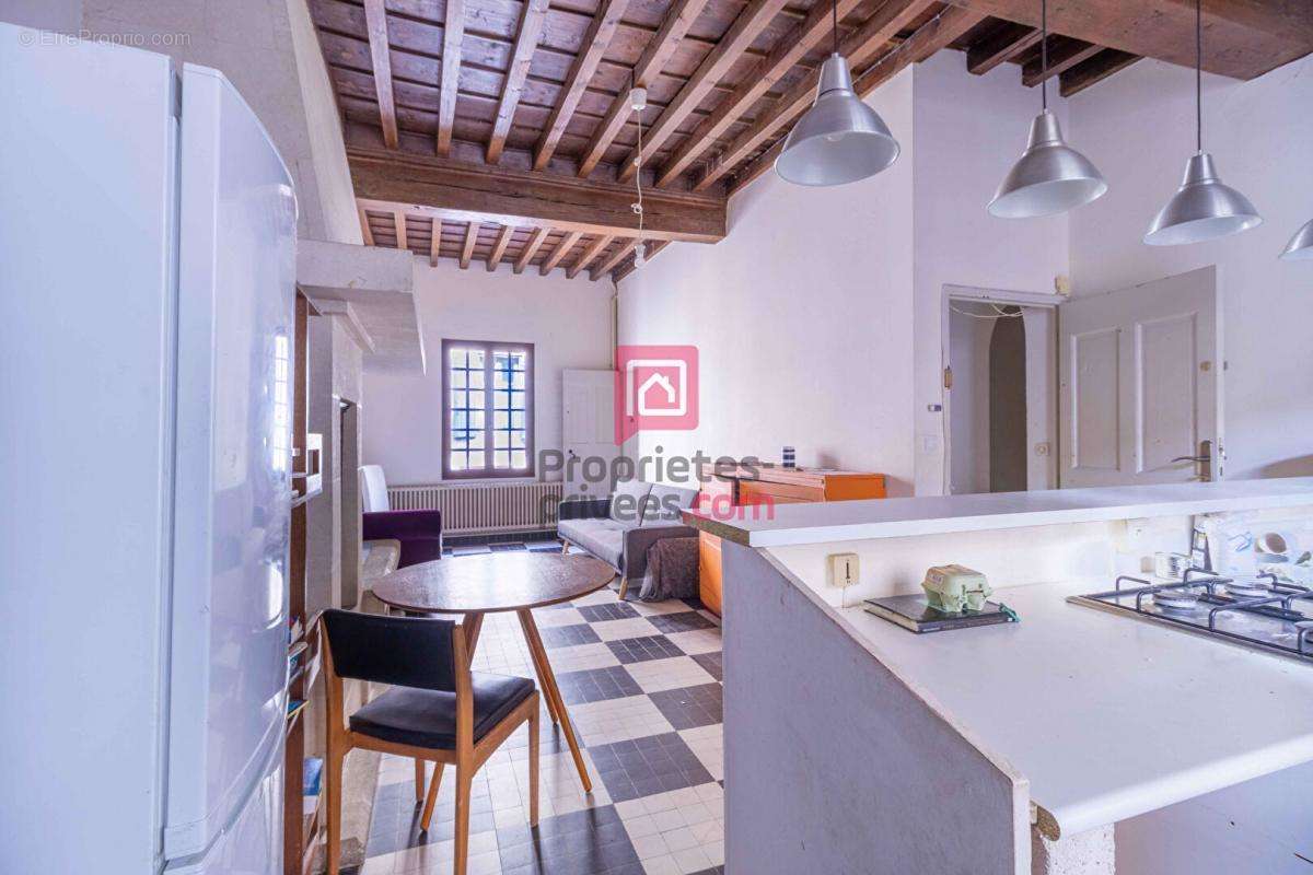 Appartement à VILLENEUVE-LES-AVIGNON