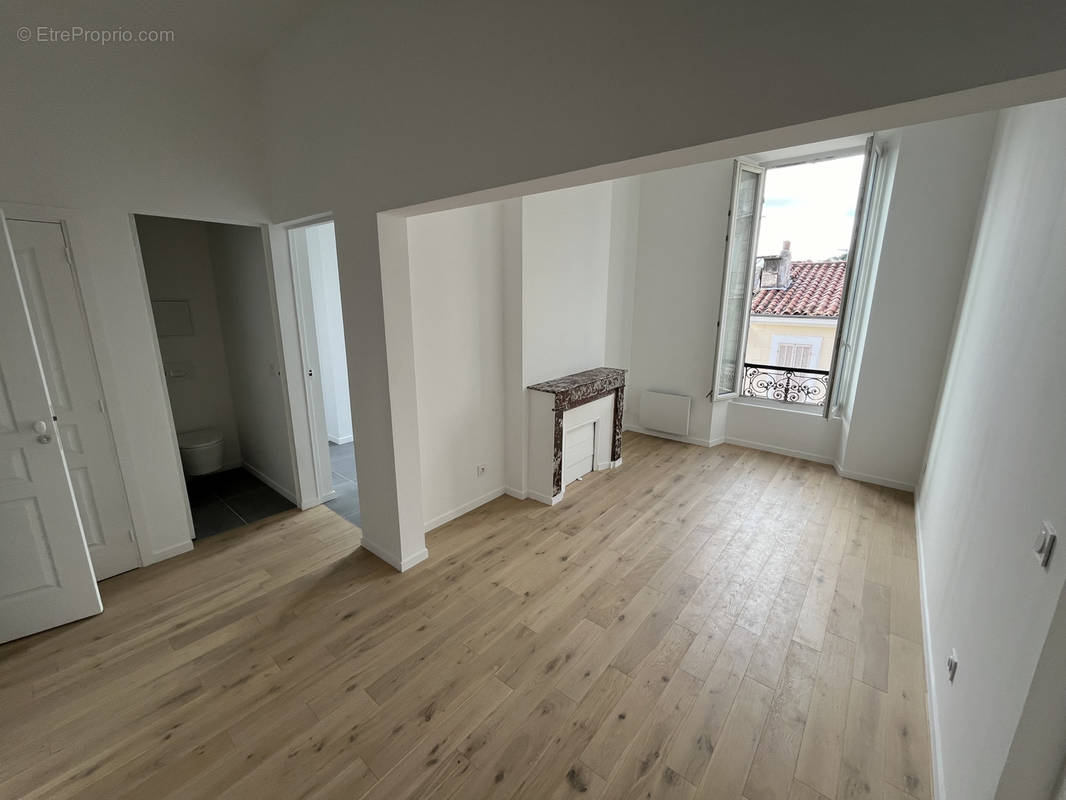 Appartement à MARSEILLE-6E