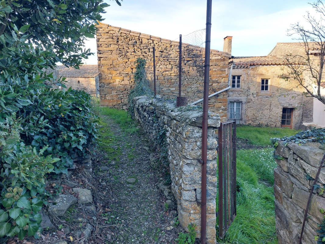 Maison à SERVIES-EN-VAL