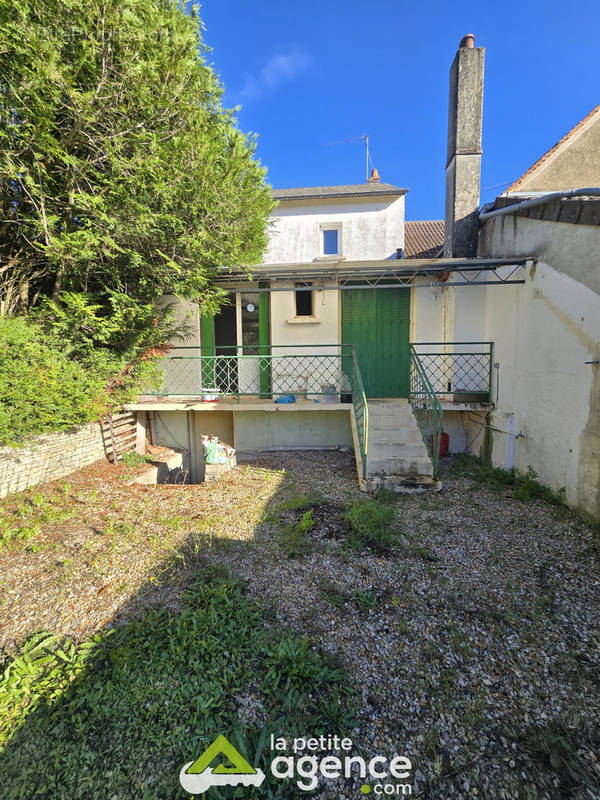 Maison à DUN-SUR-AURON