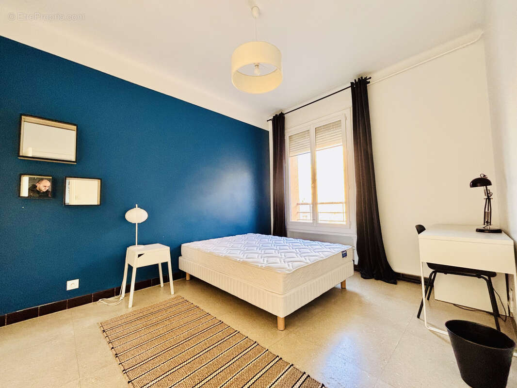 Appartement à MARSEILLE-5E