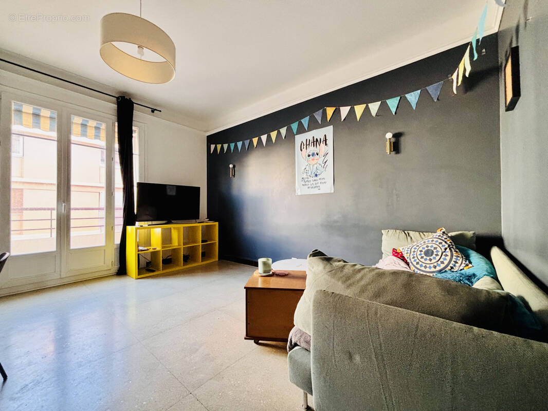 Appartement à MARSEILLE-5E