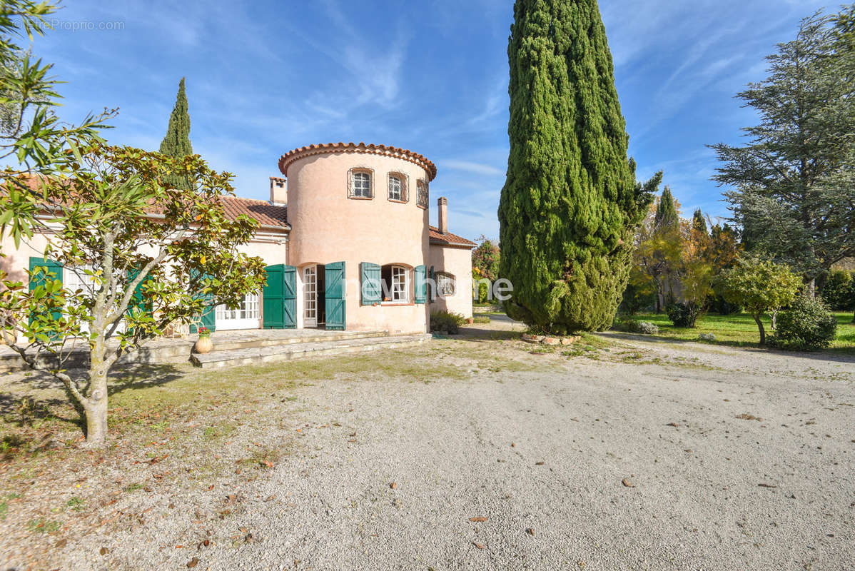 Maison à LORGUES