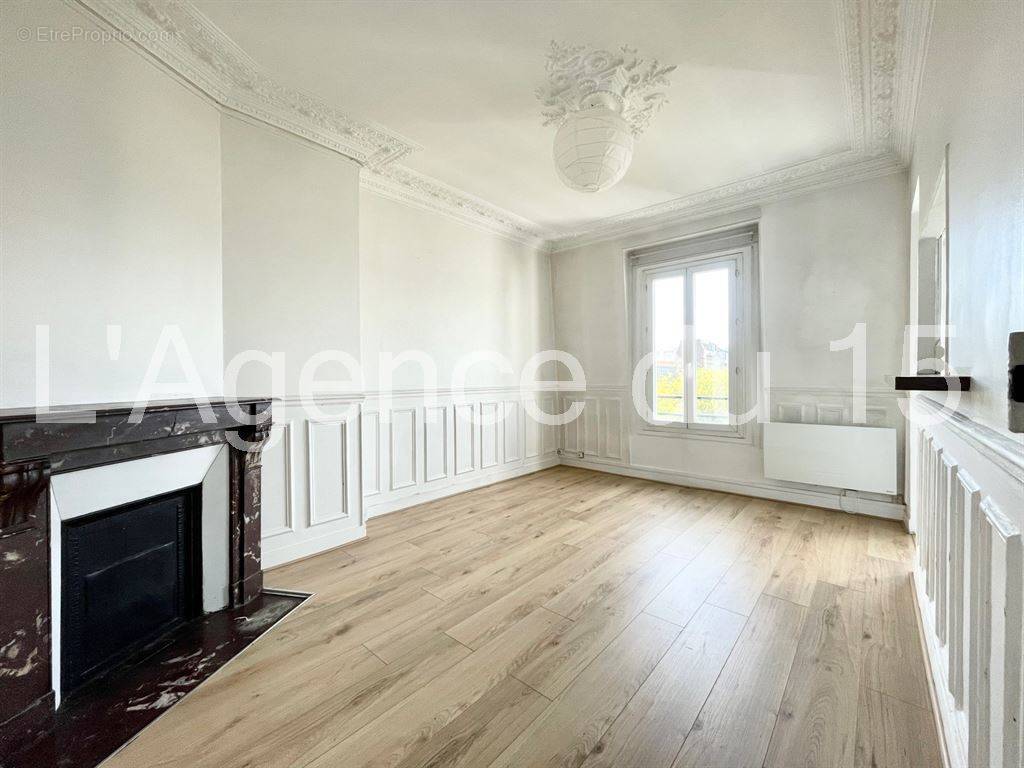 Appartement à PARIS-14E